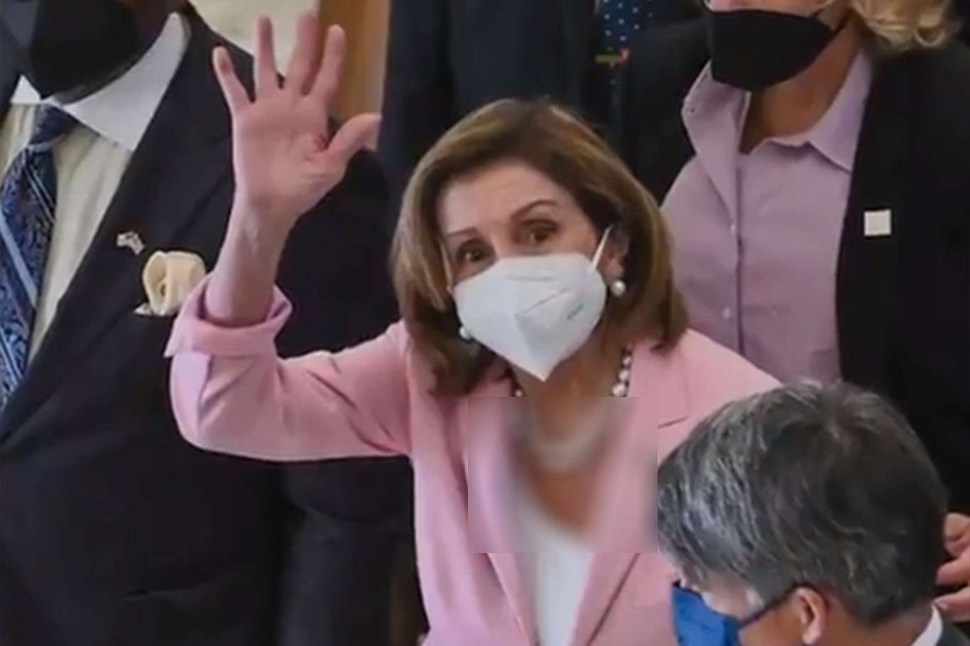 Pelosi'nin uçağı Tayvan'a iniş yaptı Pelosi'nin uçağı Tayvan'a iniş yaptı